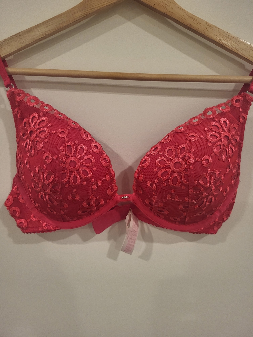 Victoria's Secret Bright Pink Push-Up Bra with Embroidered Detail 34C